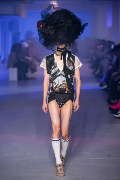 Look 38